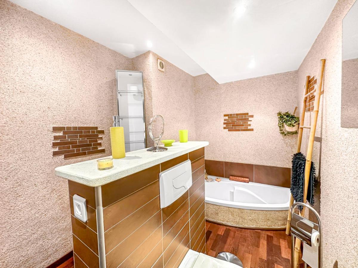 Les Portes Du Chateau Beaucairois Apartment Beaucaire  Exterior photo